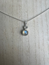 Load image into Gallery viewer, Small Labradorite &amp; Starfish Necklace