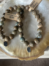 Load image into Gallery viewer, Chunky Agate Bracelet with Oval Druzy Charm