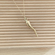 Load image into Gallery viewer, 14K Yellow Gold Italian Horn Necklace