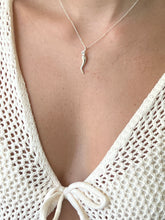 Load image into Gallery viewer, Sterling Silver Italian Horn Necklace